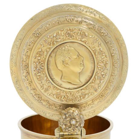 A WILLIAM IV SILVER-GILT TANKARD - photo 5 A WILLIAM IV SILVER-GILT TANKARD - photo 5