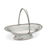 A GEORGE V ROYAL SILVER BREAD BASKET - photo 1