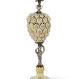 COUPE ET SON COUVERCLE ALLEMANDS DITE 'TRAUBENPOKAL' EN ARGENT ET VERMEIL - фото 1