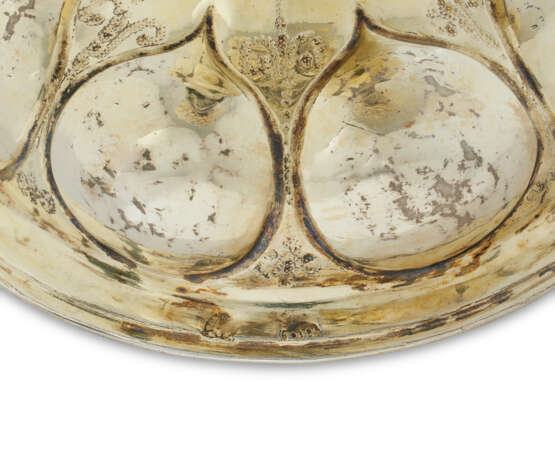 COUPE ET SON COUVERCLE ALLEMANDS DITE 'TRAUBENPOKAL' EN ARGENT ET VERMEIL - фото 3