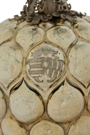 COUPE ET SON COUVERCLE ALLEMANDS DITE 'TRAUBENPOKAL' EN VERMEIL ET ARGENT - фото 2