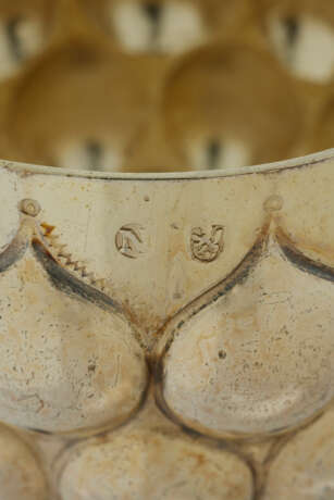 COUPE ET SON COUVERCLE ALLEMANDS DITE 'TRAUBENPOKAL' EN VERMEIL ET ARGENT - фото 3