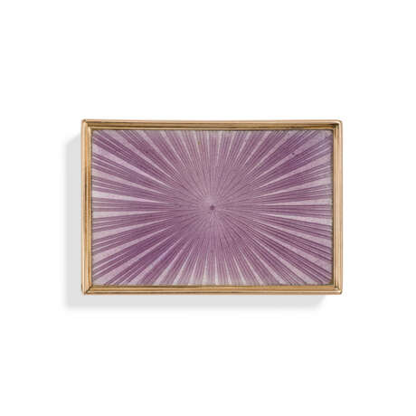 A JEWELLED AND GUILLOCHÉ ENAMEL GOLD-MOUNTED MATCH-BOX HOLDER - Foto 3 A JEWELLED AND GUILLOCHÉ ENAMEL GOLD-MOUNTED MATCH-BOX HOLDER - Foto 3