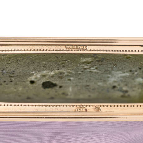 A JEWELLED AND GUILLOCHÉ ENAMEL GOLD-MOUNTED MATCH-BOX HOLDER - Foto 4 A JEWELLED AND GUILLOCHÉ ENAMEL GOLD-MOUNTED MATCH-BOX HOLDER - Foto 4