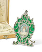 Enamel. A SILVER-GILT AND GUILLOCH&#201; ENAMEL PHOTOGRAPH FRAME