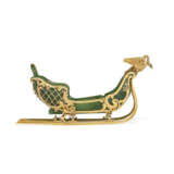 A RARE JEWELLED GOLD-MOUNTED NEPHRITE MINIATURE MODEL OF A SLEIGH - Foto 4