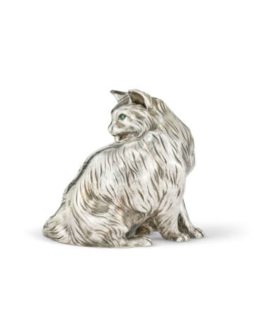 A GEM-SET SILVER BELL-PUSH IN THE FORM OF A CAT - Foto 2 A GEM-SET SILVER BELL-PUSH IN THE FORM OF A CAT - Foto 2