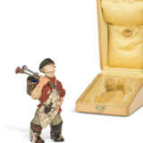 A VERY RARE AND IMPORTANT HARDSTONE MODEL OF A STREET PAINTER - Foto 1