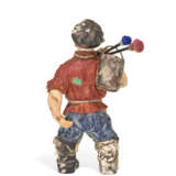 A VERY RARE AND IMPORTANT HARDSTONE MODEL OF A STREET PAINTER - Foto 3