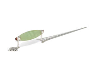 AN IMPERIAL GEM-SET SILVER-MOUNTED BOWENITE PAPER KNIFE