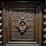 French Renaissance Revival Carved Oak Buffet &agrave; Deux Corps 19 Century Дерево 19th century г. - фото 16