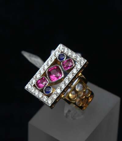 Gold ring with diamonds rubies sapphire Gold 21th century - photo 1 Gold ring with diamonds rubies sapphire Gold 21th century - photo 1