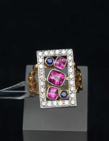 Gold ring with diamonds rubies sapphire Gold 21th century - photo 3 Gold ring with diamonds rubies sapphire Gold 21th century - photo 3