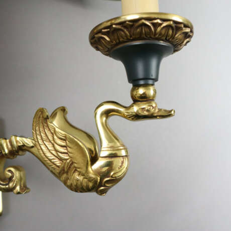 Ein Paar Wandlampen mit Schwanenarmen im Empire-St… - Foto 2