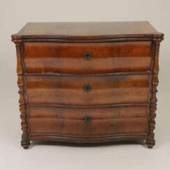 Kommode - 19. Jh., Mahagoni, dreischubiger geschwe…