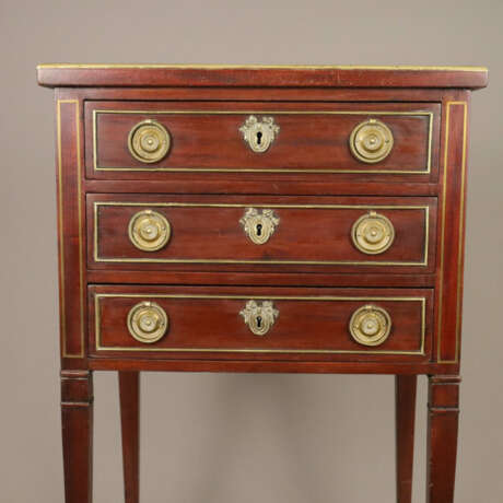 Pfeilerkommode im Louis-XVI-Stil - 19. Jh., Mahago… - Foto 2 Pfeilerkommode im Louis-XVI-Stil - 19. Jh., Mahago… - Foto 2
