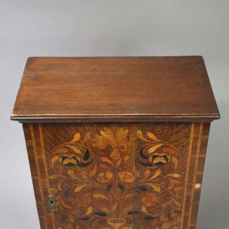 Kleiner Kabinettschrank - hochrechteckiger, eintür… - photo 2 Kleiner Kabinettschrank - hochrechteckiger, eintür… - photo 2