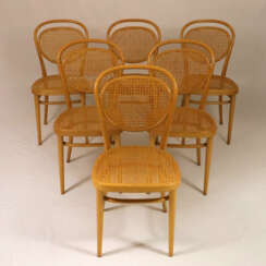 Sechs Thonet Bugholz-Kaffeehausstühle - Modellnr. …