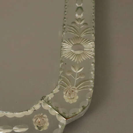 Venezianischer Wandspiegel - Mitte 20. Jh., leicht… - photo 2 Venezianischer Wandspiegel - Mitte 20. Jh., leicht… - photo 2