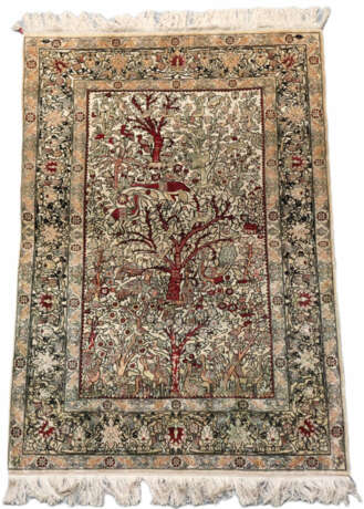 Hereke Seidenteppich mit Lebensbaum-Motiv - 20. Jh… - photo 1 Hereke Seidenteppich mit Lebensbaum-Motiv - 20. Jh… - photo 1