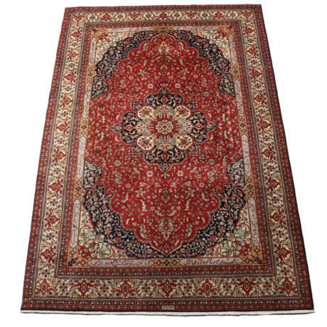 Orientteppich - persisch, Wolle, signiert, zentral… - Foto 1 Orientteppich - persisch, Wolle, signiert, zentral… - Foto 1