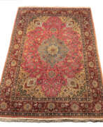 Meubles. Täbriz - 20. Jh., Wolle mit Kunstseide im Zentralm…