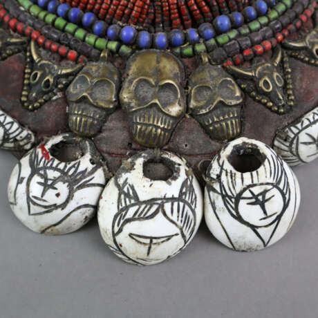 Textilhalskette mit Steinbesatz - Indien, halbmond… - фото 2
