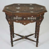 Beistelltisch in orientalischer Stilform, sog. "ma… - photo 1