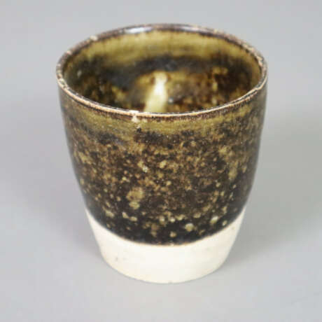 Weinbecher vom Typ Jianyao - Steinzeug mit dunkelb… - Foto 1 Weinbecher vom Typ Jianyao - Steinzeug mit dunkelb… - Foto 1