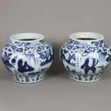 Ein Paar blau-weiße Cachepots im Kangxi-Stil - Chi… - фото 1