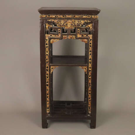 Dekoratives Lackregal - China, nach 1900, lackiert… - photo 1 Dekoratives Lackregal - China, nach 1900, lackiert… - photo 1