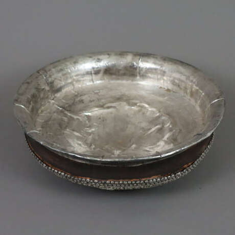 Große prunkvolle Speiseschale mit aufwendiger Silb… - Foto 1 Große prunkvolle Speiseschale mit aufwendiger Silb… - Foto 1