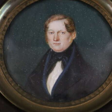 Miniaturportrait eines Mannes - Miniaturmalerei au… - фото 2