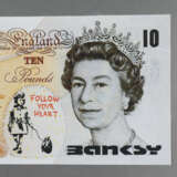 Banksy - "Dismal 10 Pound Canvas" mit "Follow your… - photo 2