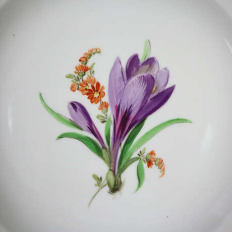 Fünf Speiseteller mit Blumenmalerei - Meissen, Kna… - Foto 2 Fünf Speiseteller mit Blumenmalerei - Meissen, Kna… - Foto 2