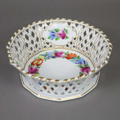 Korbschale mit Blumenmalerei - Schorndorf, Porzell… - photo 1 Korbschale mit Blumenmalerei - Schorndorf, Porzell… - photo 1