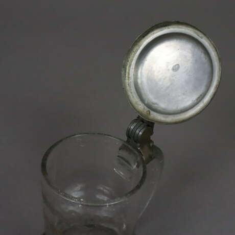 Kleiner Bierhumpen mit Zinnmontur - um 1800, dickw… - Foto 2