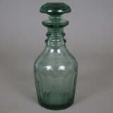 Karaffe - Böhmen, um 1860, grünes Glas, facettiert… - Foto 1