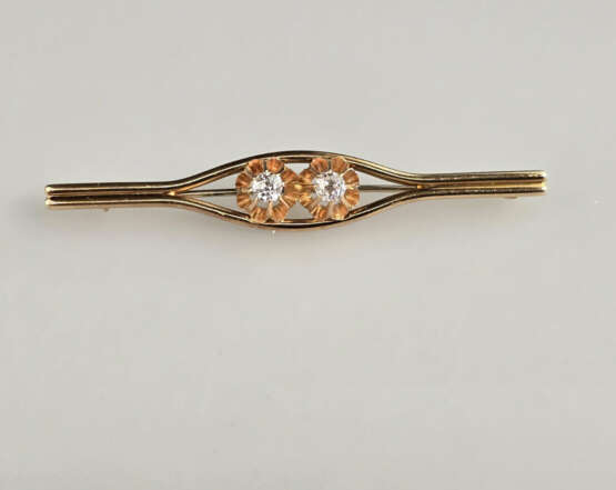 Stabbrosche mit Diamantbesatz- Gelb-/Rotgold 585/0… - Foto 1 Stabbrosche mit Diamantbesatz- Gelb-/Rotgold 585/0… - Foto 1