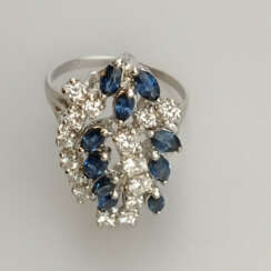 Prunkvoller Goldring mit Brillanten und Saphiren i…