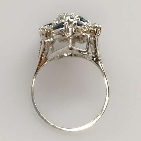 Prunkvoller Goldring mit Brillanten und Saphiren i… - photo 2 Prunkvoller Goldring mit Brillanten und Saphiren i… - photo 2