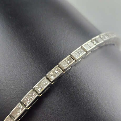 14K-Tennisarmband - Weißgold 585/000, mit 66 natür… - фото 1 14K-Tennisarmband - Weißgold 585/000, mit 66 natür… - фото 1