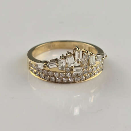 Goldring - Gelbgold 750/000 (18 K), Besatz mit Dia… - photo 1