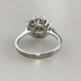 Zierlicher Smaragdring mit Diamantbesatz - Weißgol… - photo 2