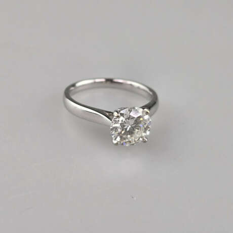 Weißgoldring mit Diamanten - 750/000 (18 K), zentr… - фото 2 Weißgoldring mit Diamanten - 750/000 (18 K), zentr… - фото 2