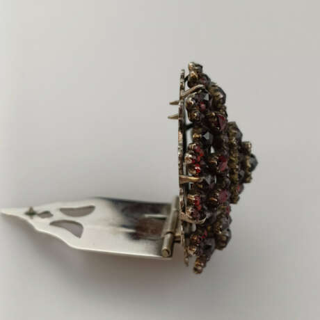 Antiker Kleiderclip mit Granatbesatz - antikes Sch… - фото 2