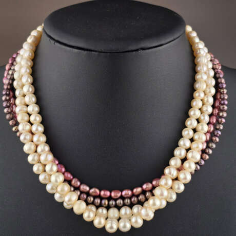 Perlencollier - 4-reihig, unregelmäßig runde weiße… - фото 1 Perlencollier - 4-reihig, unregelmäßig runde weiße… - фото 1