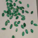 Konvolut lose Smaragde - 52 Stück, natürliche grün… - фото 1