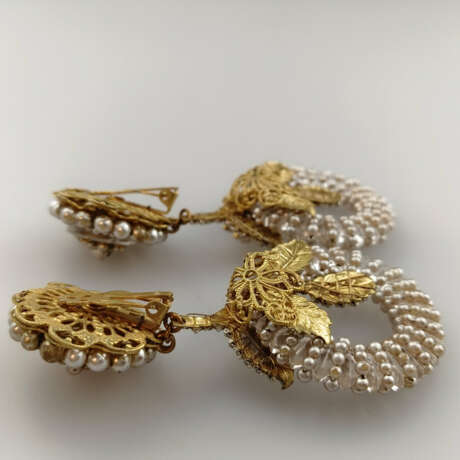 Paar große üppig verzierte Ohrclips mit floralem D… - фото 2 Paar große üppig verzierte Ohrclips mit floralem D… - фото 2