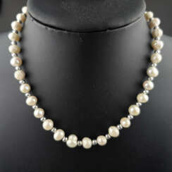 Vintage-Perlenkette - 35 barocke Süßwasserperlen m…